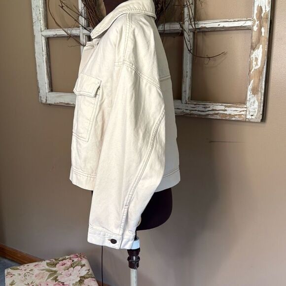 Abercrombie and Fitch utility trucker jacket womens size XL cream color distress - Picture 3 of 8